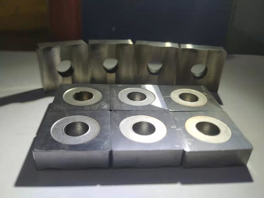 MPa 1960 лезвий вырезывания токарного станка CNC YS2T Semi заканчивая с круглым отверстием